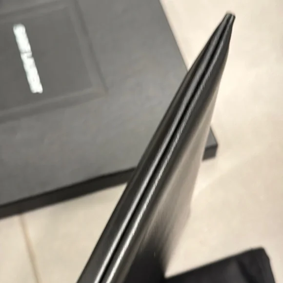 Saint Laurent Sleek Black envelope clutch - Picture 9 of 16